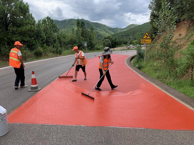 How Colored Slurry Seal Material Optimizes Pavement Maintenance Engineering